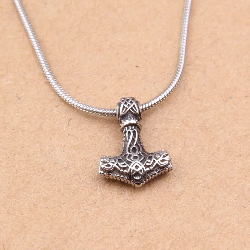 Petite Mjolnir pendant